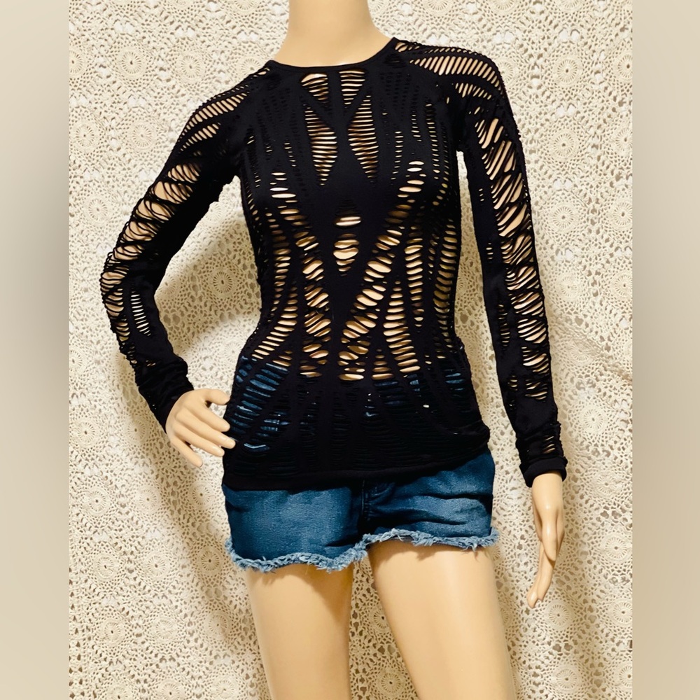 Black stretch cut out top🖤🔥 Brand new🛍️